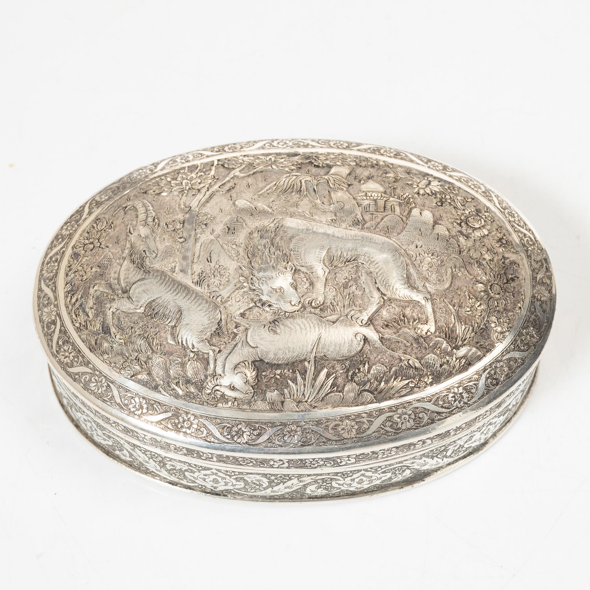 Ask med lock, silver, Persien (Iran), sen Qajardynasti / tidigt 1900-tal.