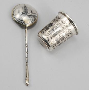 SKED, KEDJA samt BÄGARE, silver, Ryssland, delvis Moskva, 1800-tal respektive 1900-tal, vikt 155 gram.