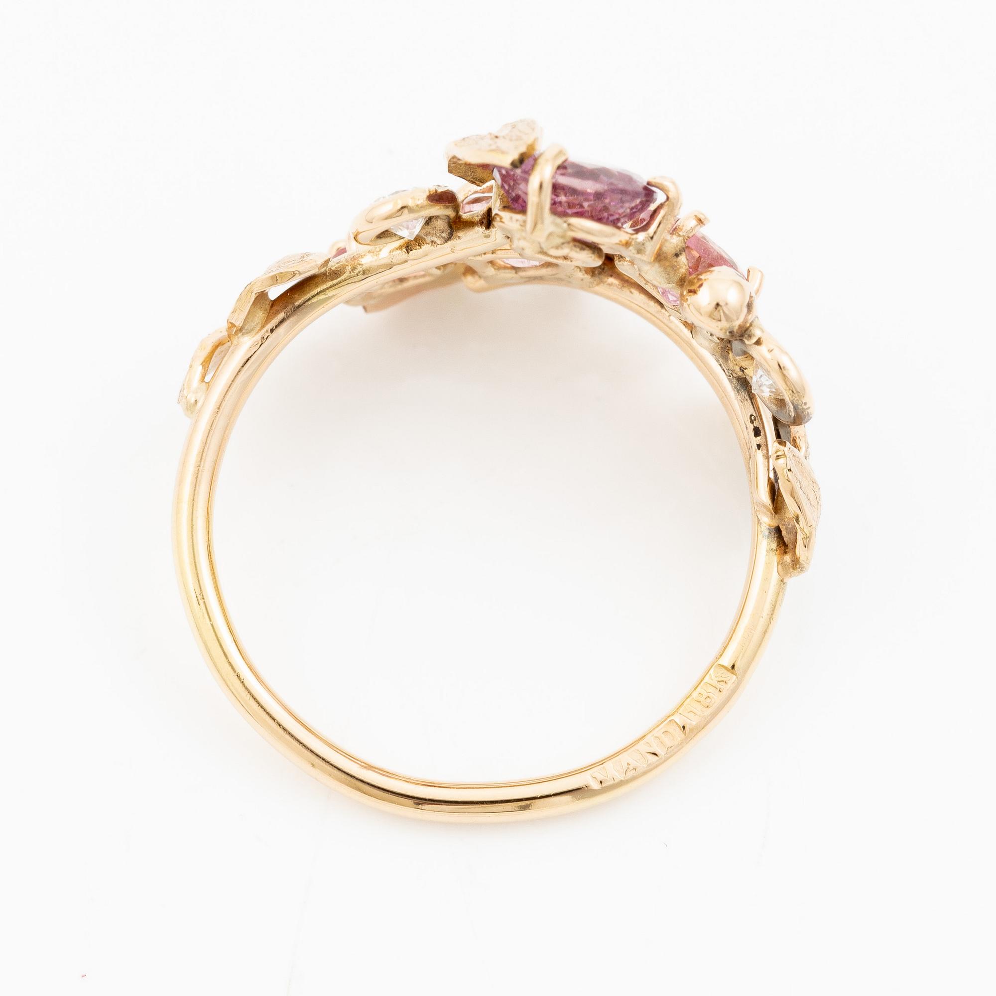 Ring, Mandelstam, 18K guld med rosa turmaliner och briljantslipade diamanter.