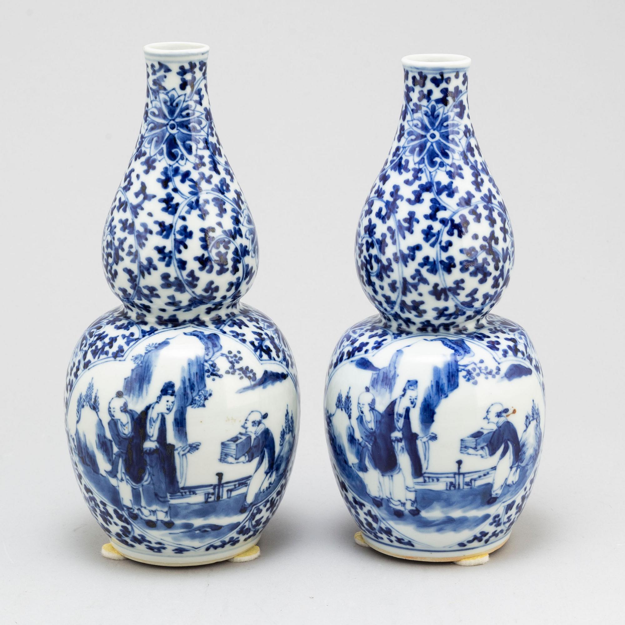 VASER, ett par, porslin. Qingdynastin, Guangxu (1875-1908).