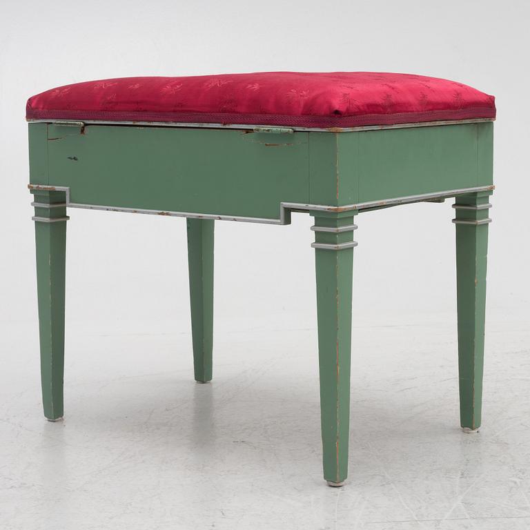 Dressing table, Swedish Grace, first half of the 20th century, with an accompanying upholstered stool.
