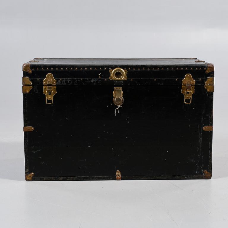 KOFFERT, 1900-talets första hälft.