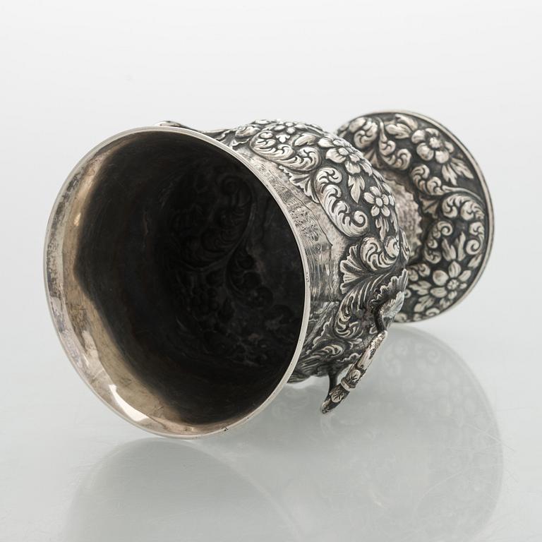 A sterling silver bowl, John Evans II,  London England 1838.