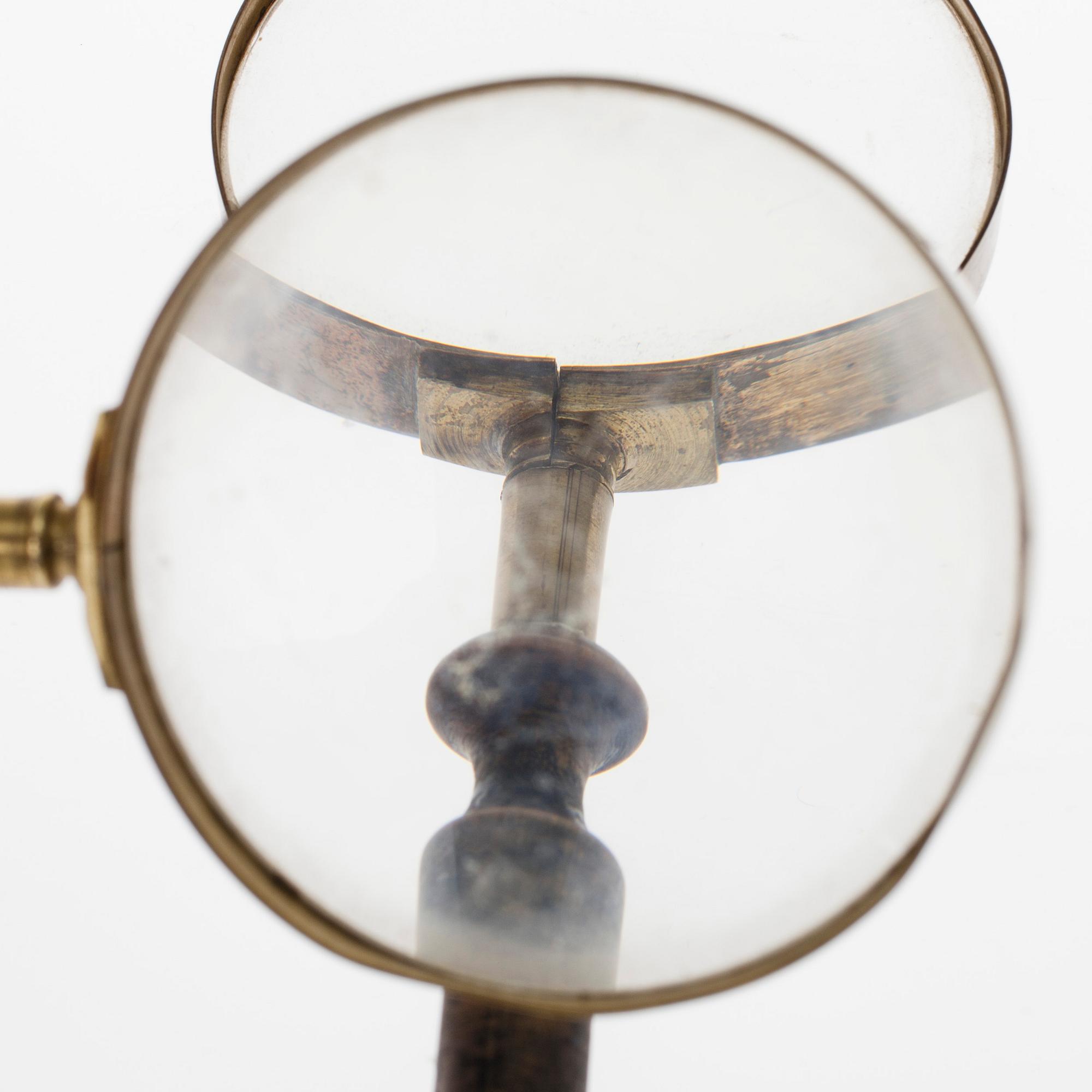 PARALELL-LINJAL ja FÖRSTORINGSGLAS, 2 st, mässing, ca 1900.