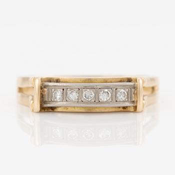 Ring, 18K gold with small octagon-cut diamonds.