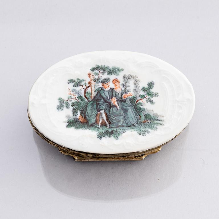 Box, porcelain, Meissen style, probably Germany 19th century.
