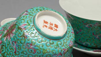 SKÅLAR med LOCK på FAT, 4 st, porslin, Kina, 1900-tal.