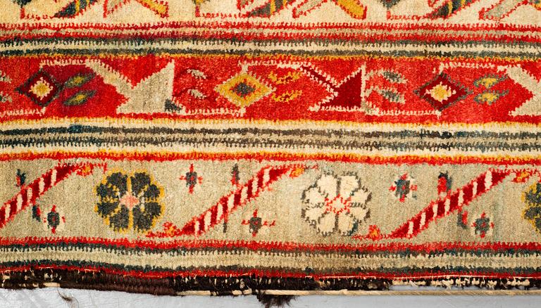 Matta, antik Indisk, sannolikt Agra, ca 467,5-474 x 369,5-374 cm.