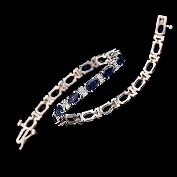 ARMBAND, 10 k vitguld, safirer och briljantslipade diamanter. Vikt 11,6 g.