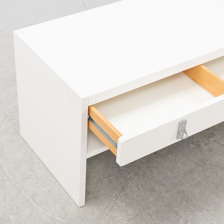 A pair 'Avanti' bedside tables by Antonio Gioia, 1980's.
