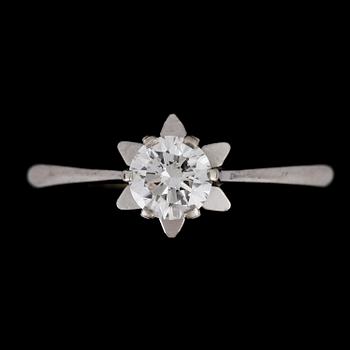 RING, 18k vitguld samt briljantslipad diamant ca 0,50ct. Vikt 2,6g.