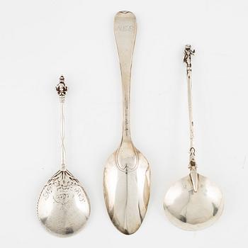 Three silver spoons, 18/19th century.