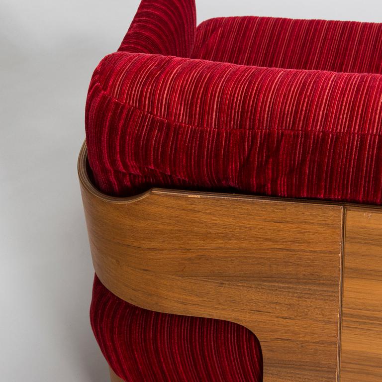 Maija Ruoslahti, a sofa 'Euroform' manufactured by Sopenkorpi. Designed 1967.