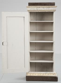 SKÅP. Sengustavianskt, omkring år 1800.