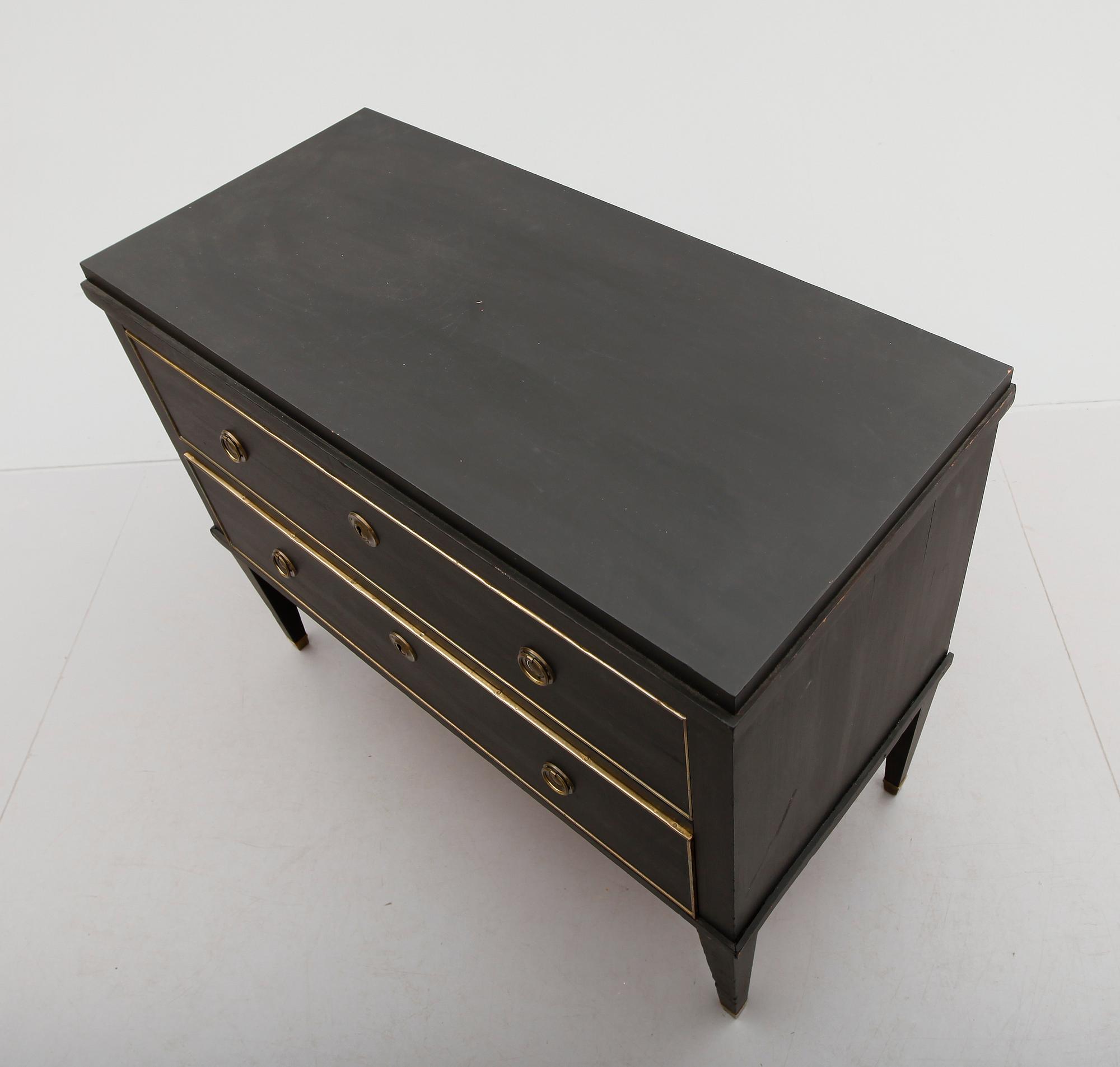 BYRÅ, gustaviansk stil, 1900-talets första hälft.