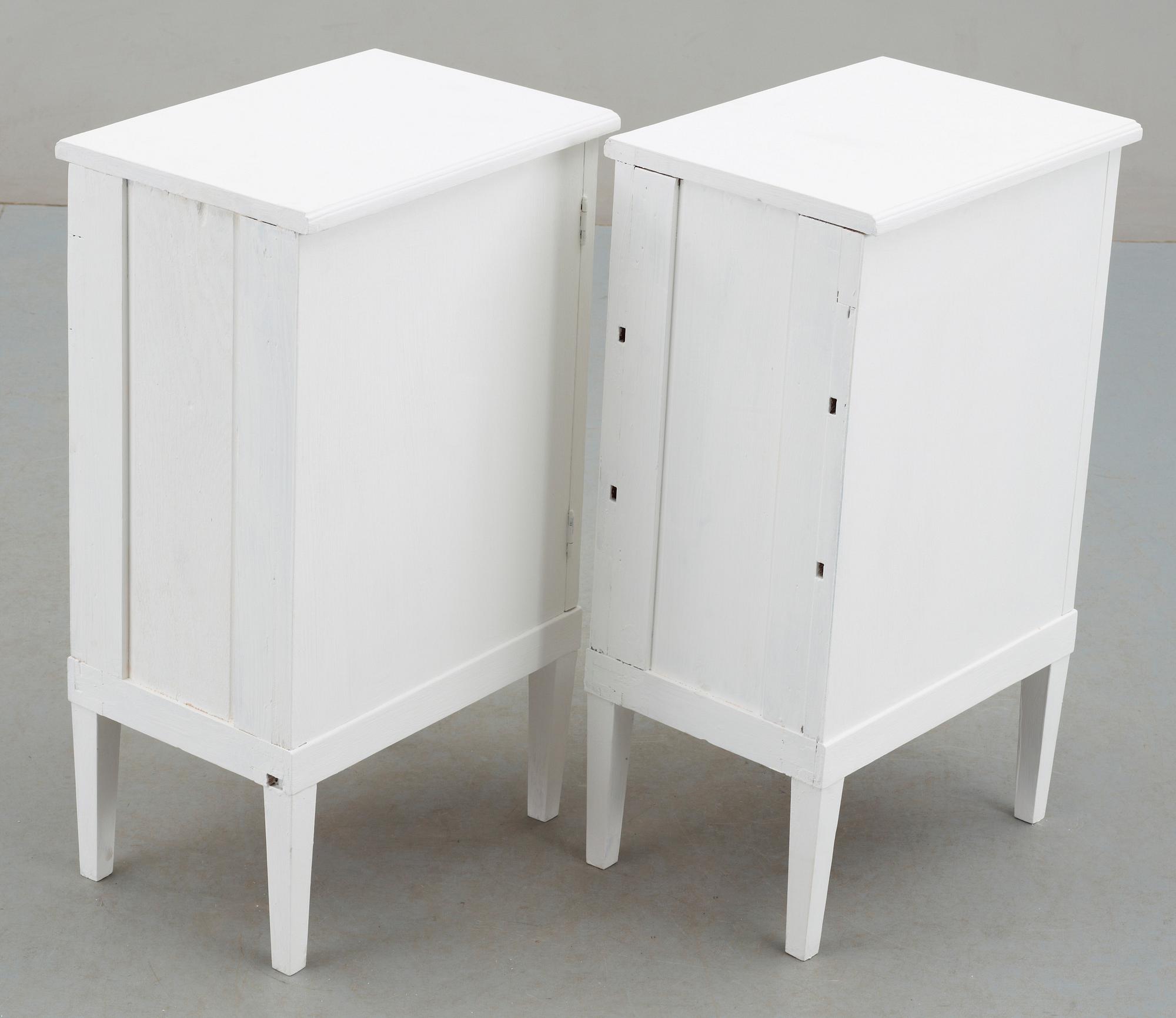 SÄNGBORD, ett par, 1900-talets första kvartal.