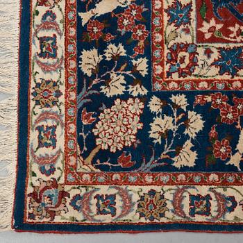 Matto, semi-antique Esfahan, ca 213 x 151 cm (as well as 1-2 cm flat weave at one end).