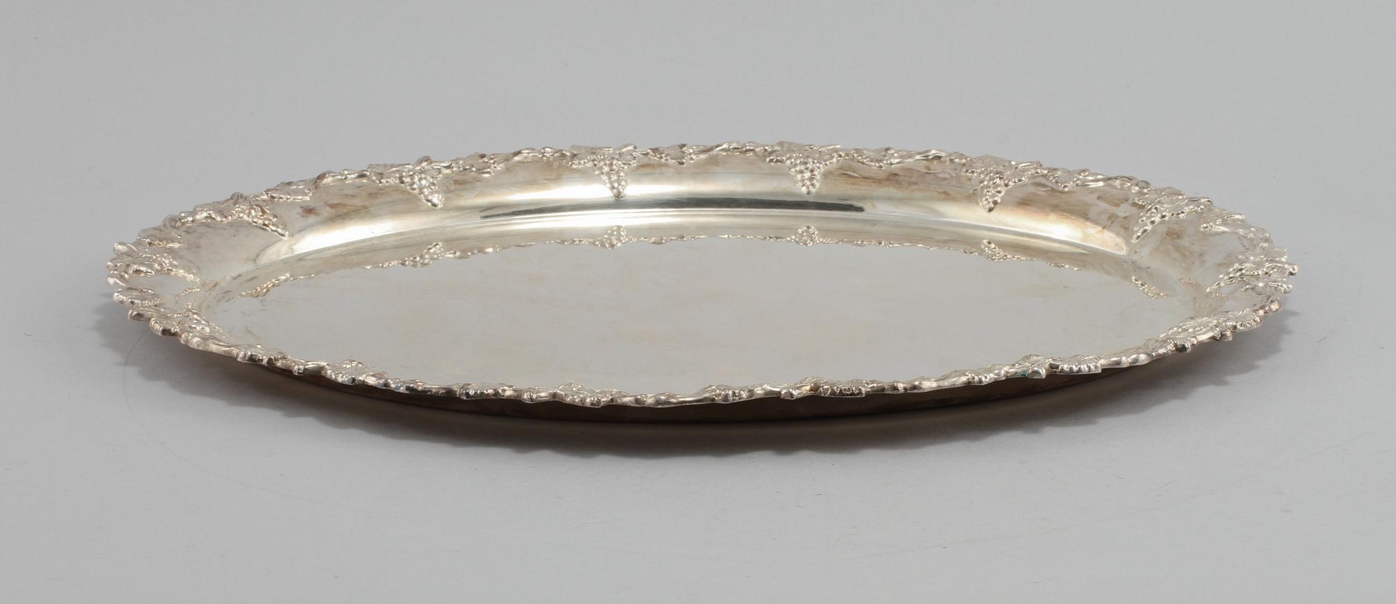 FAT, silver, Adolf Landoff, Göteborg, 1944, importstämplad. Vikt 1221 g.