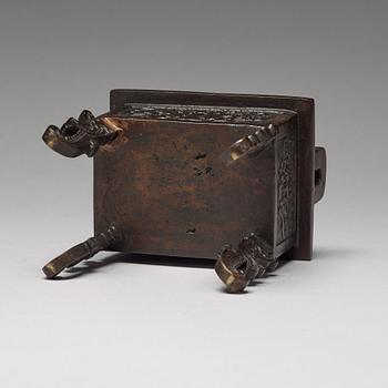 A Chinese bronze censer, early 20th Century.