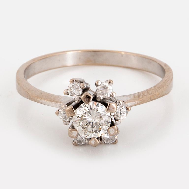 Brilliant-cut diamond ring.