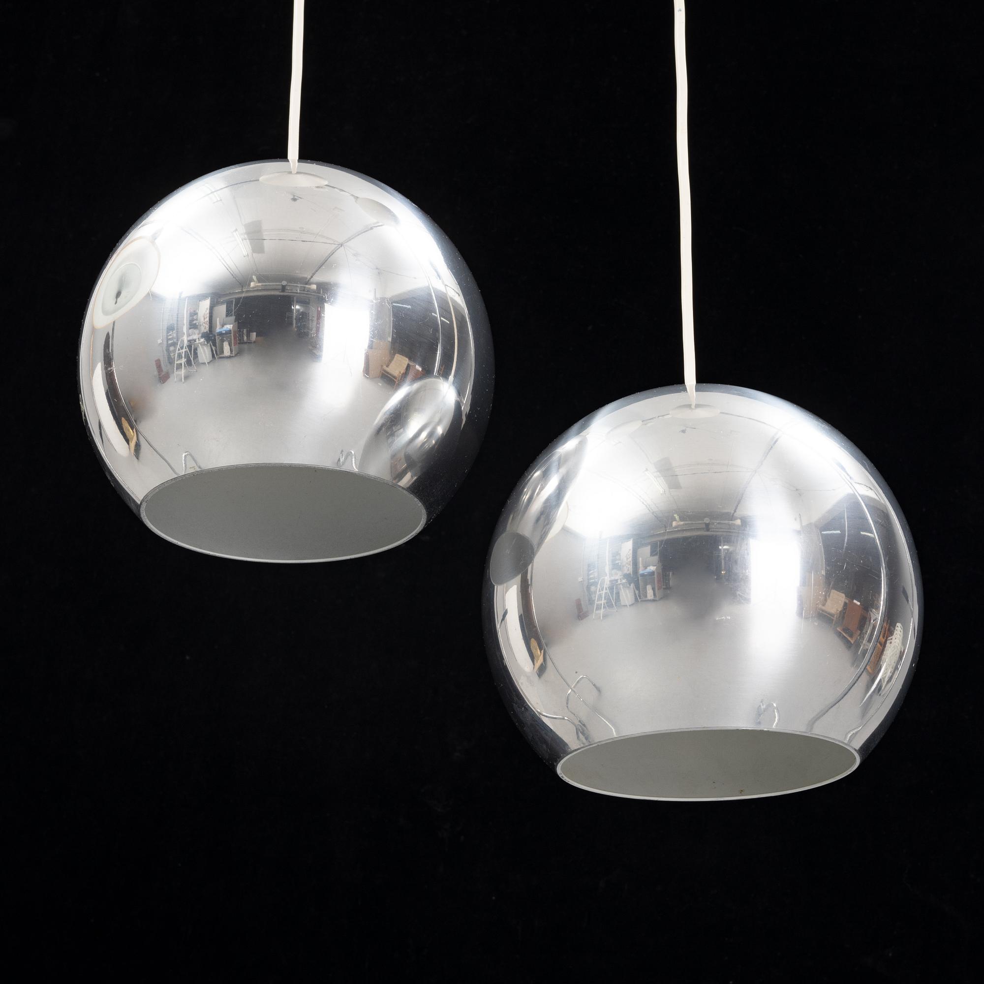 Verner Panton, taklampor, ett par, "Topan" modell VP6, Louis Poulsen, Danmark, 1950-60-tal.