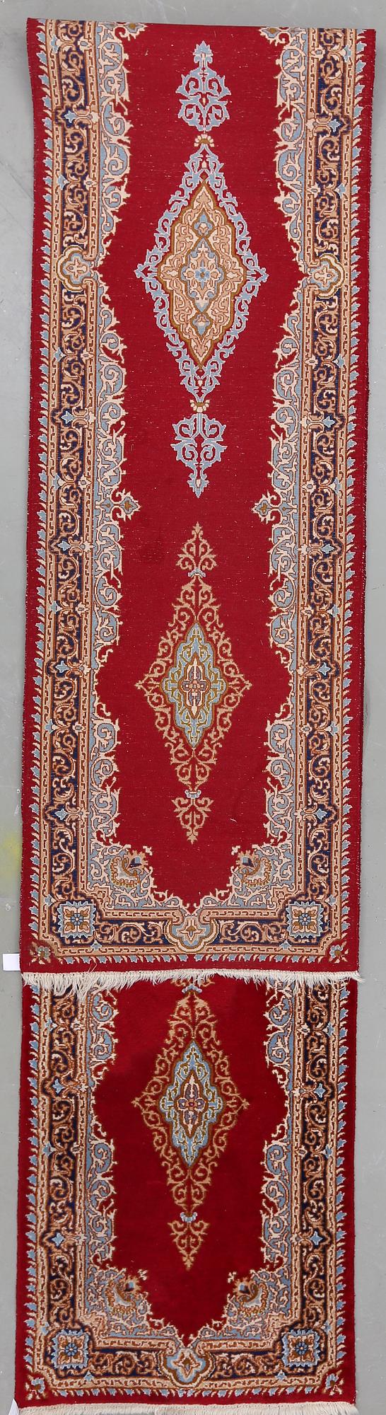 MATTA, galleri. Orientalisk. Ca 640x92 cm.