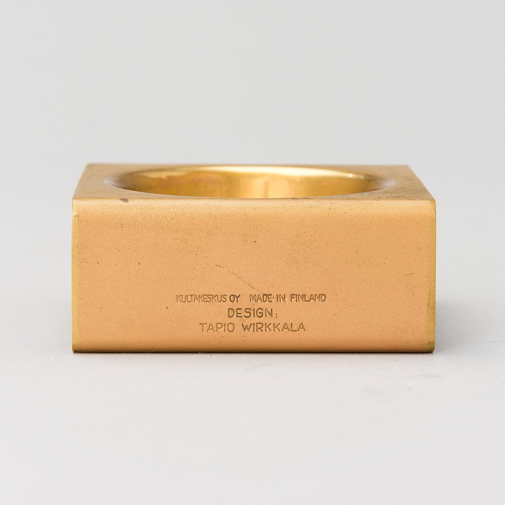 TAPIO WIRKKALA,  TUHKAKUPPI. Leimattu, Design: Tapio Wirkkala. Kultakeskus Made in Finland.