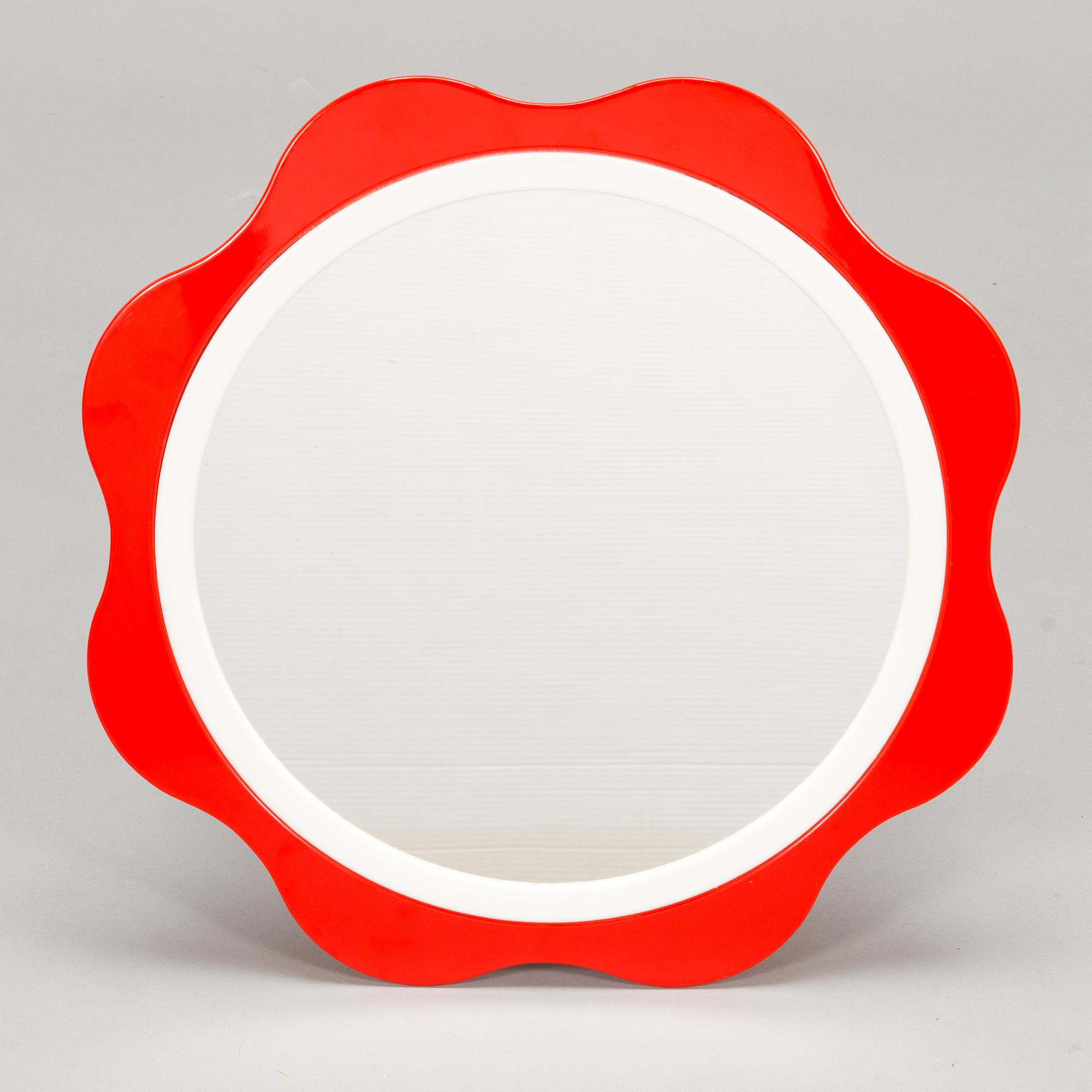 An interior set in red plastic from the 1970s, 7 parts.