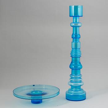 OIVA TOIKKA, a glass vase and dish, "Fyren", labeled Arabia and Nuutajärvi, Finland.