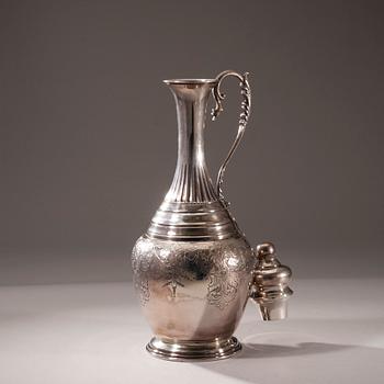 KARAFF, silver, Italien, kontrollstämplad Helsingfors 1974. Totalvikt 747 g.