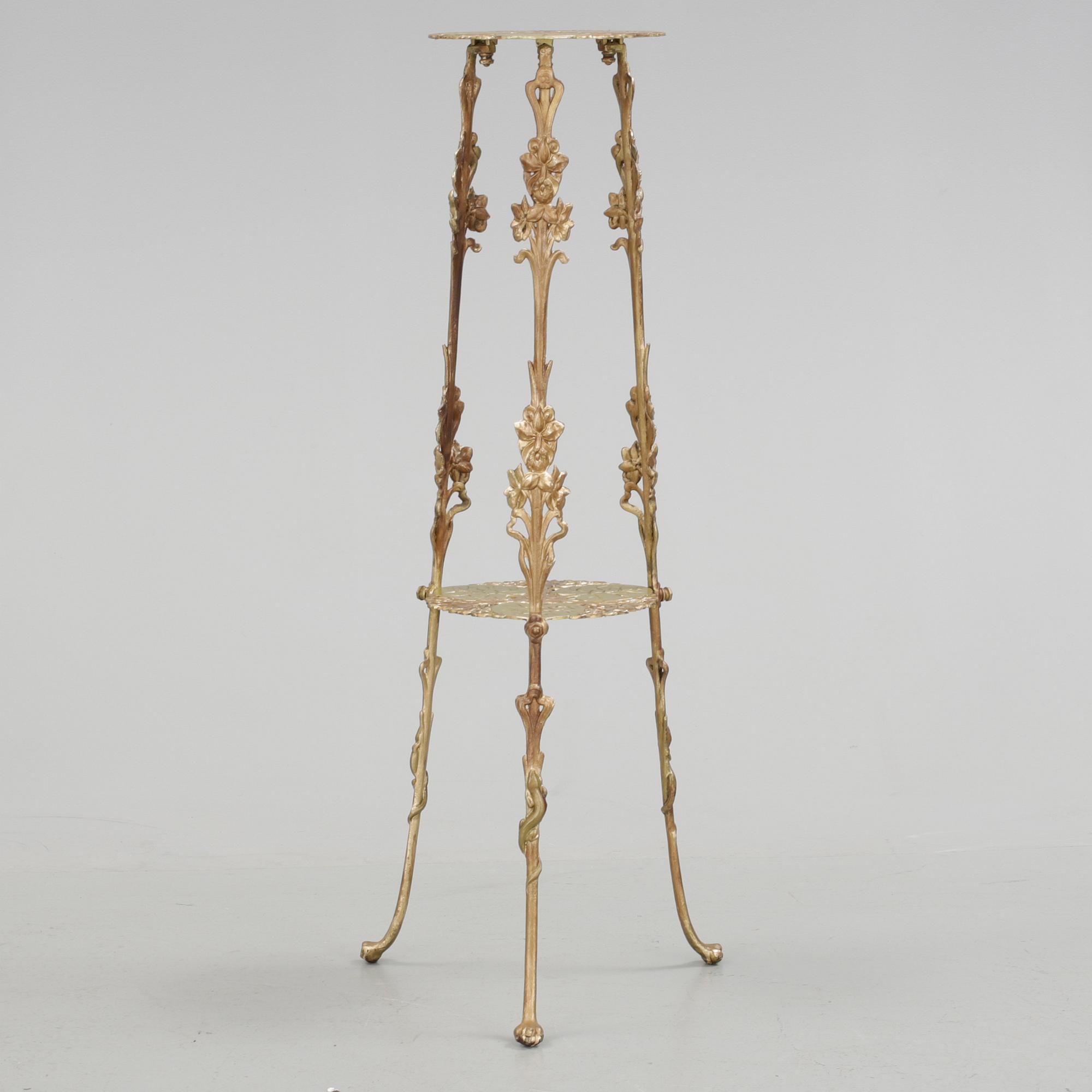 BLOMBORD / PEDESTAL, art noveau, omkring sekelskiftet år 1900.