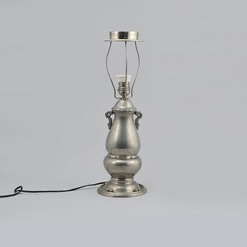 BORDSLAMPA, 1900-talets första hälft.