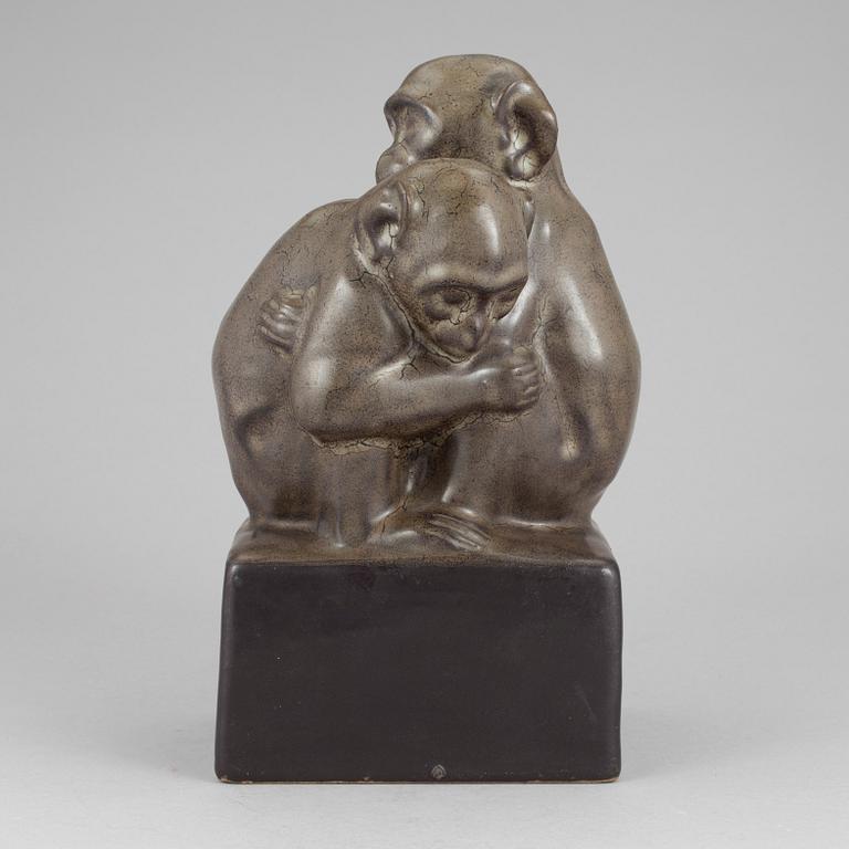 FIGURIN, keramik, bär oidentifierad signatur, 1900-tal.