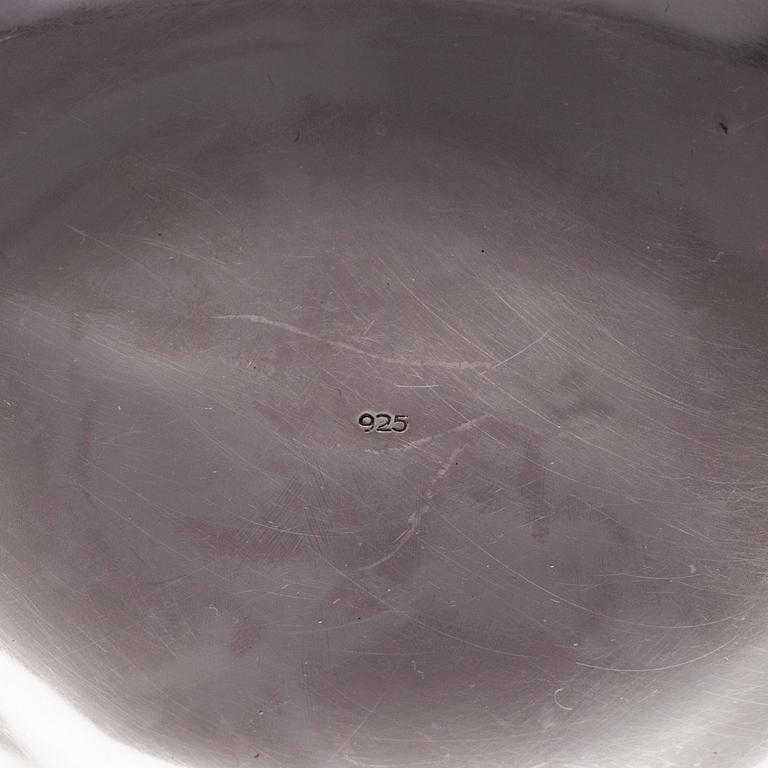 SKÅL OCH STRÖSKED, bl a sterling silver, 1900-talets första hälft. Tot. vikt 352,5 g.