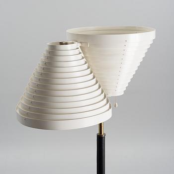 ALVAR AALTO, FLOOR LAMP, A 810. Alvar Aalto, stamped Valaistustyö.