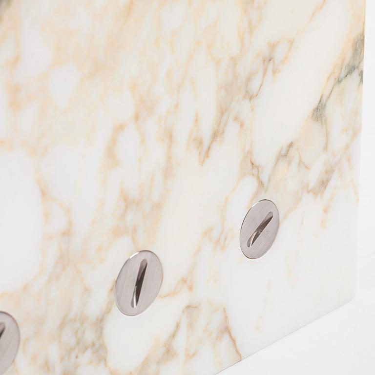 Per Söderberg, ett unikt bord, "PS Bespoke Cube”, No Early Birds, 2021.