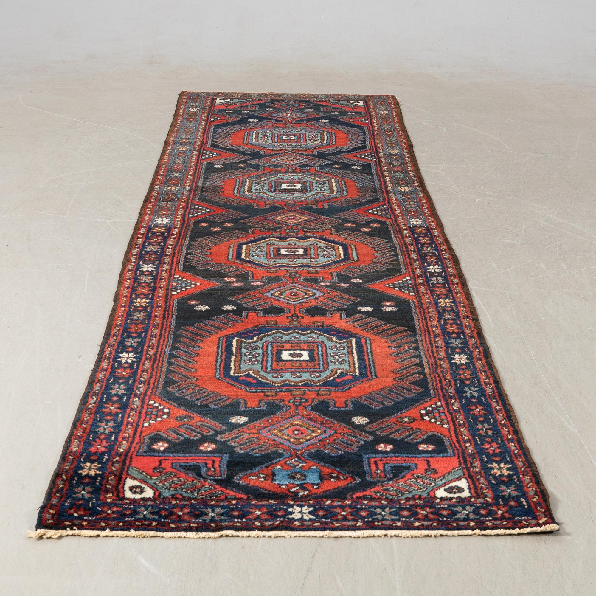 Matta Hamadan semiantik galleri ca 386x104 cm.