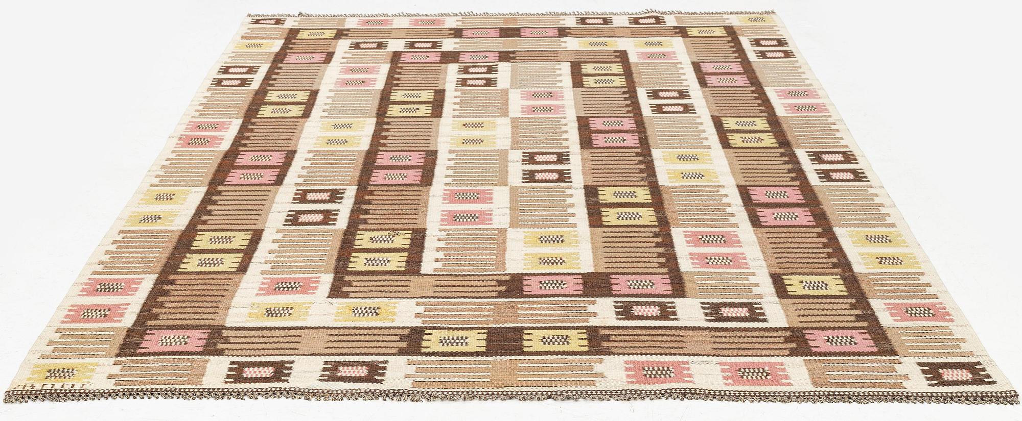 Märta Måås-Fjetterström, matta, "Nyponblomman", rölakan, ca 297 x 203 cm, signerad AB MMF.