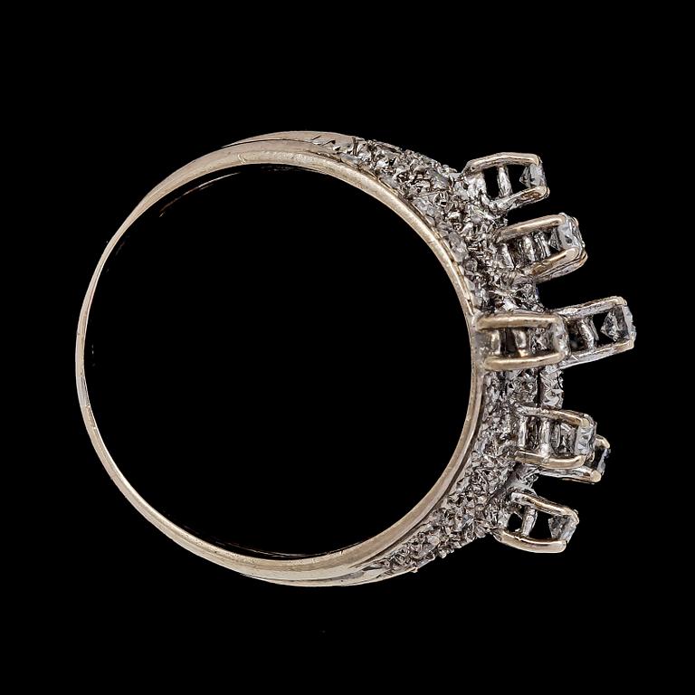 RING, brilliant- and eight cut diamonds, tot. app. 1 cts.