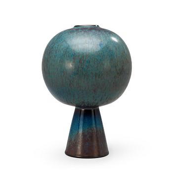 A Stig Lindberg stoneware vase, Gustavsberg Studio 1956.