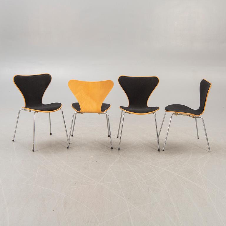 Arne Jacobsen, a set of four Sjuan chairs for Fritz Hansen 1981.