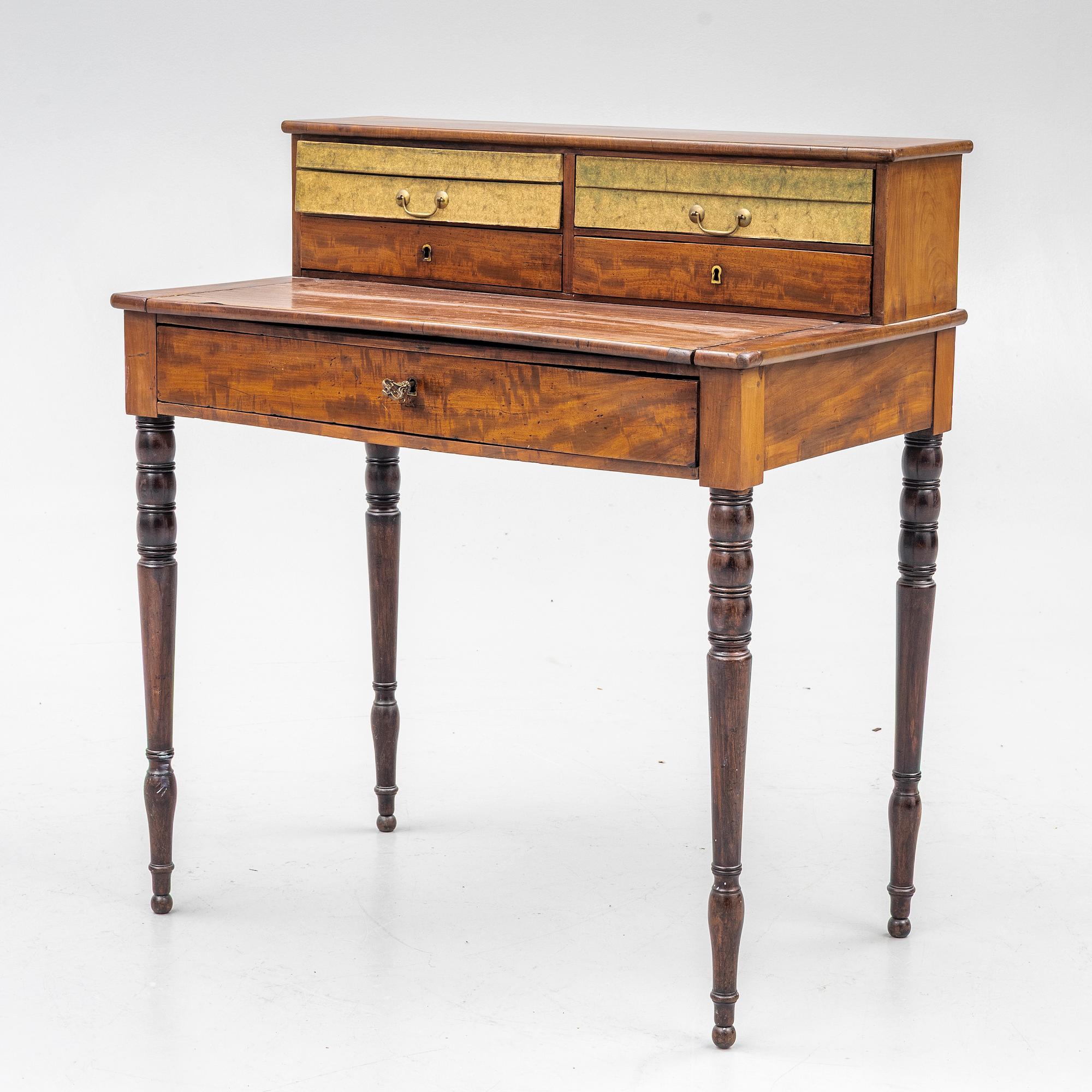 Ladies' writing desk. 19th century.