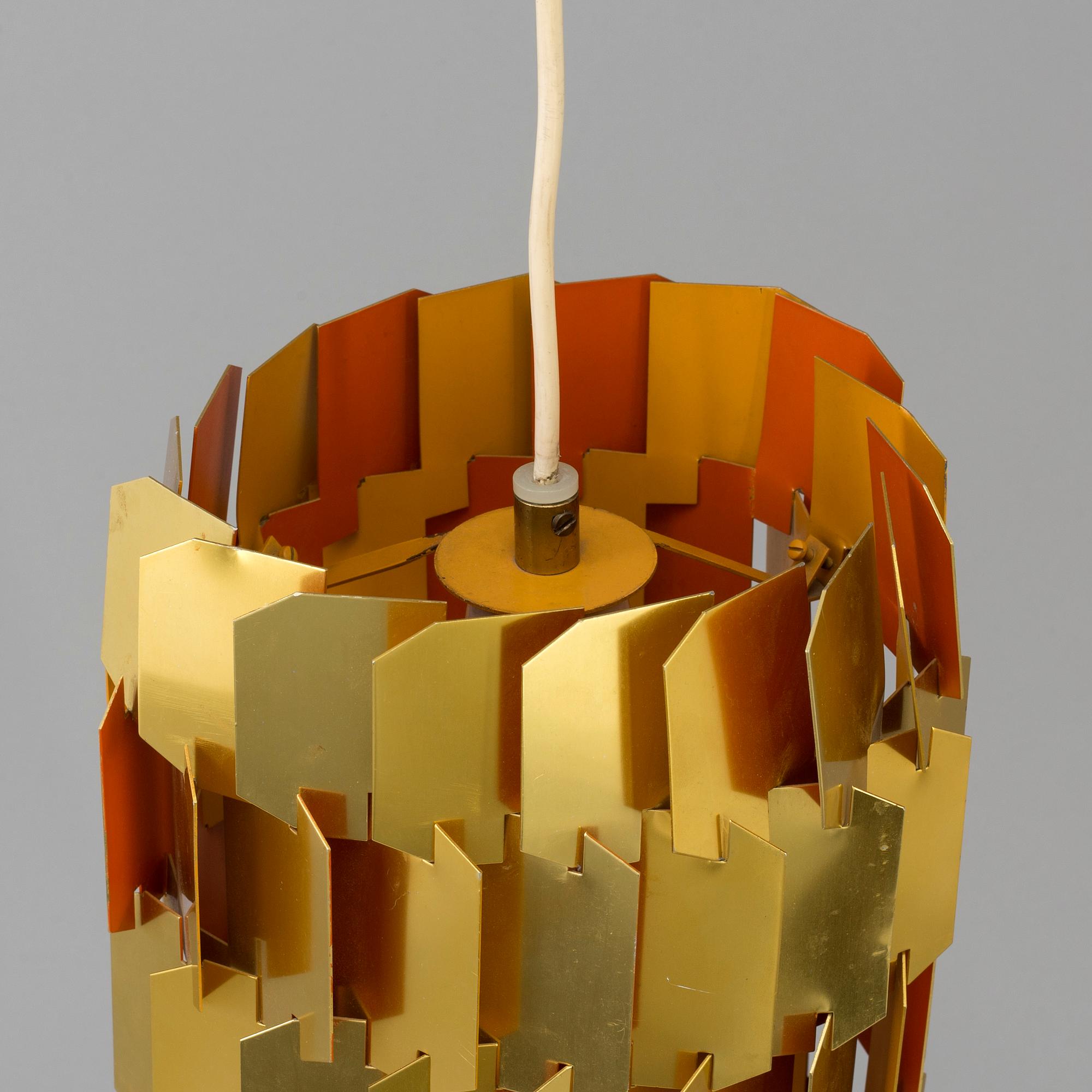 a "Facet Pop Lamp" by Louis Weisdorf for Lyfa Denmark.
