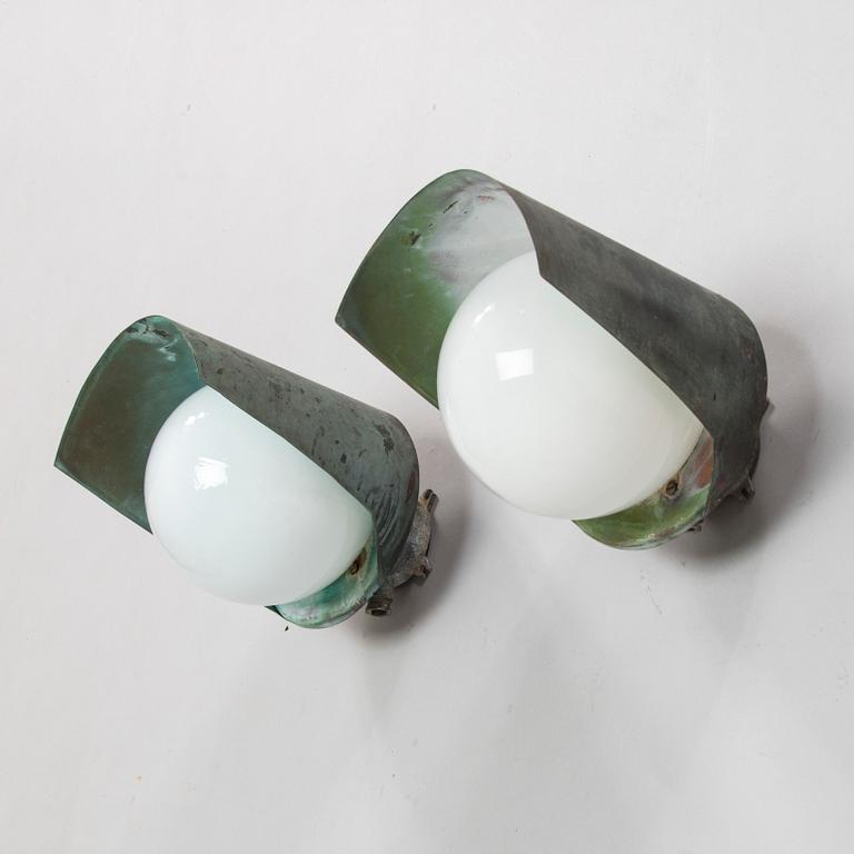 A pair of mid 1900 century wall- / outdoor lights AT32 for Itsu.