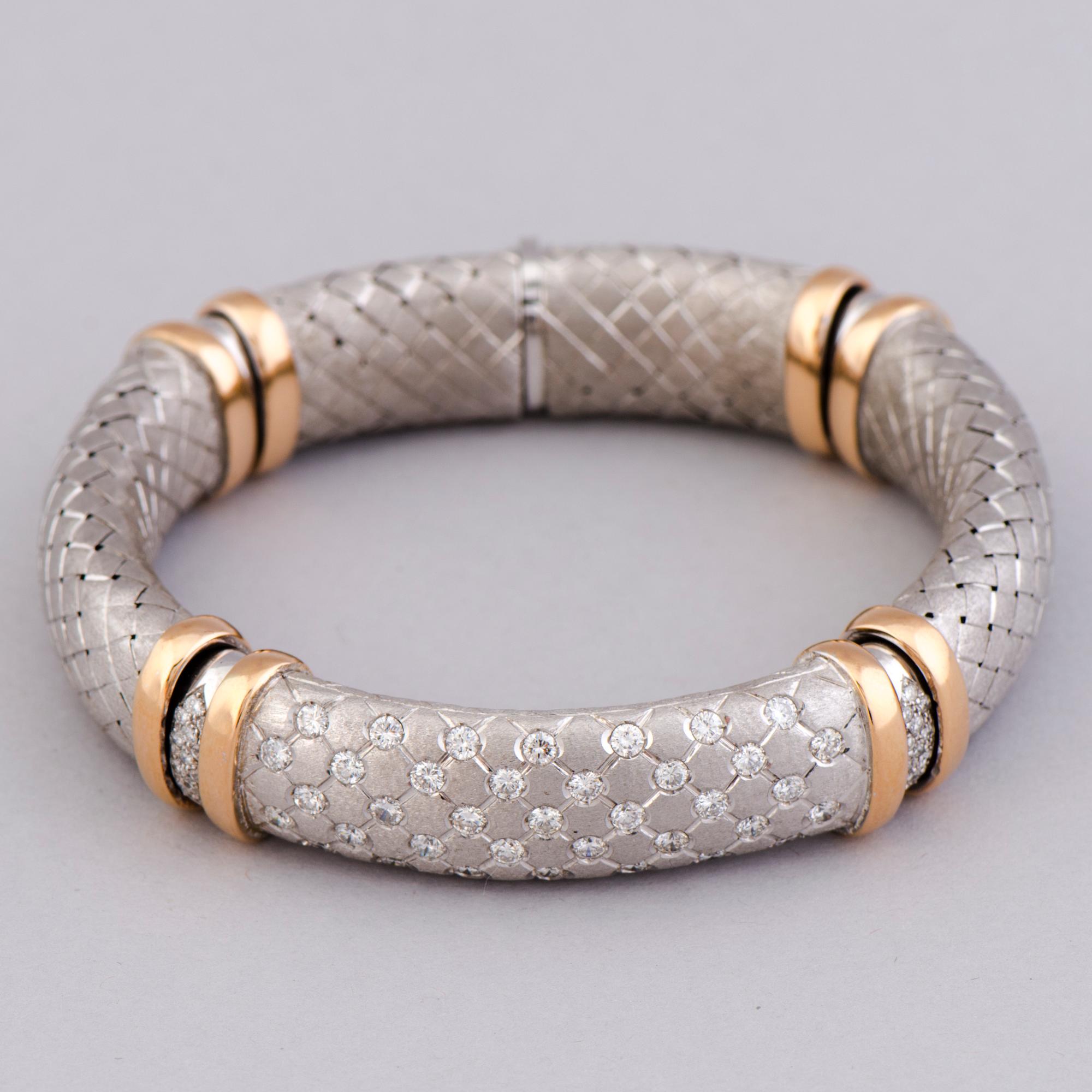 ARMBAND, briljantslipade diamanter, 18K vitguld och guld. Italien.