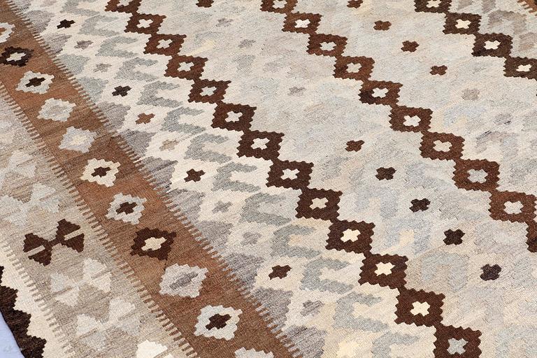 A CARPET, Kilim, ca 301 x 200 cm.