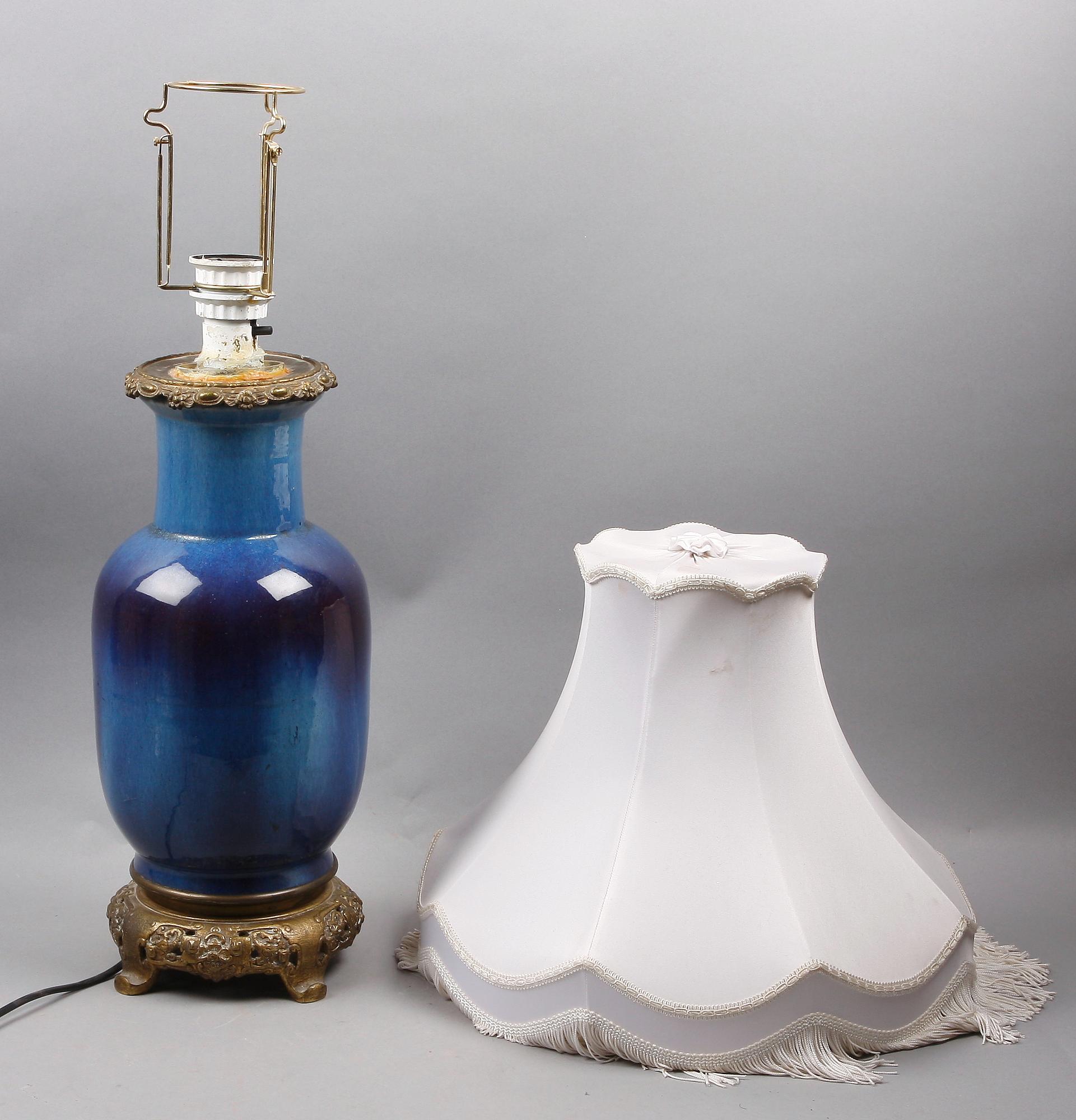 BORDSARMATUR, keramik, Kina, 1900-tal.