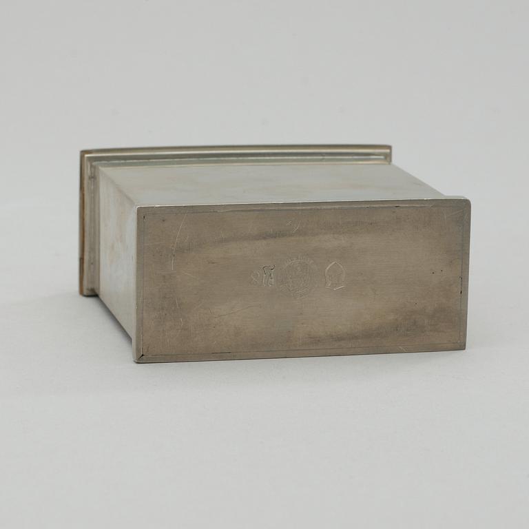 ESTRID ERICSON, tillskrivet, etui, Firma Svenskt Tenn, Stockholm 1949.