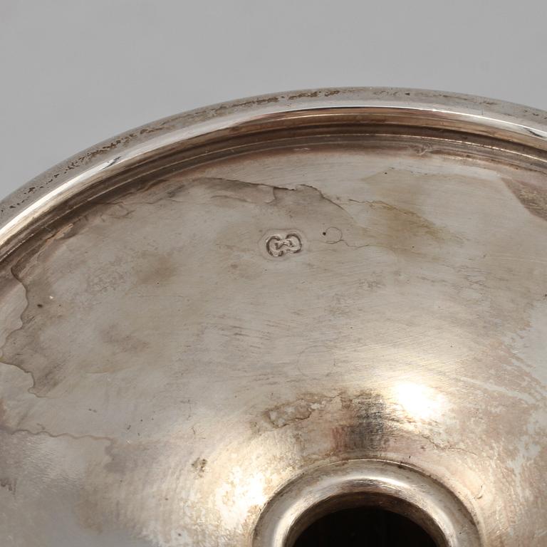 VAS, silver, importstämplar, 1900-talets första hälft. Vikt 280 g.