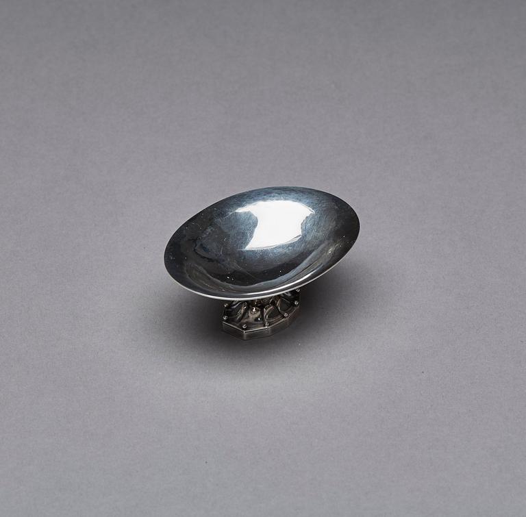 SKÅL PÅ FOT, sterlingsilver, Georg Jensen, Köpenhamn.